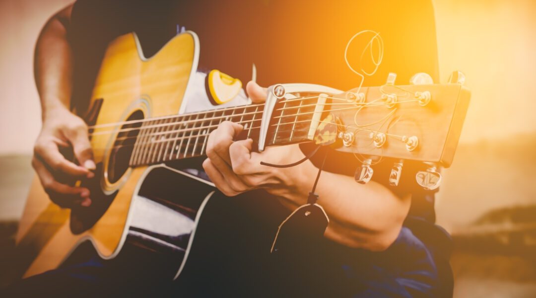 guitar luthier career opportunities